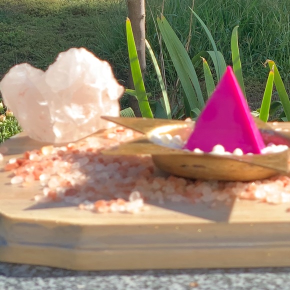 Mystery Pyramid Soy Wax Melts - Picture 3 of 8